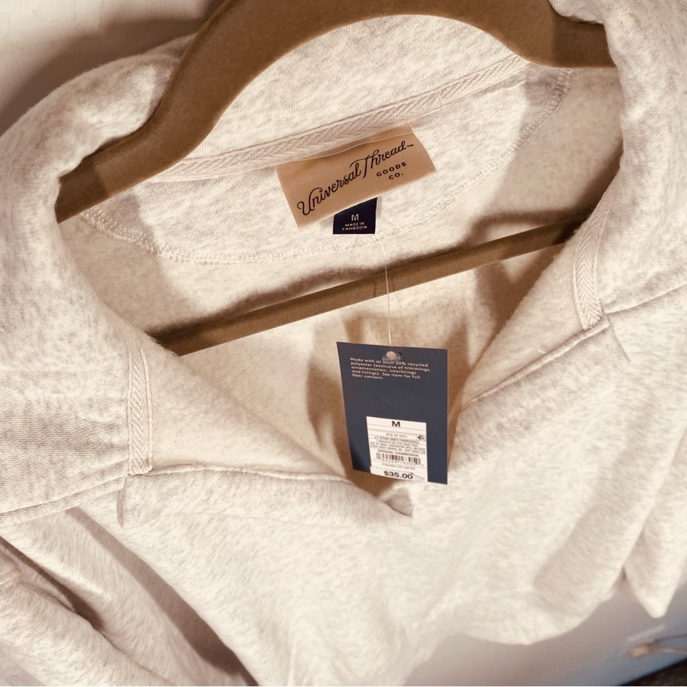 NEW Universal Thread Light Ash Ivory Cropped Pullover Sweatshirt medium - Picture 3 of 9